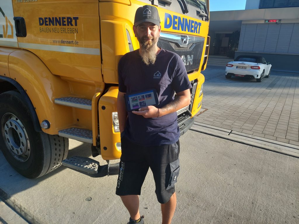 Stephan Pöhlmann gehört zu den Fahrern der Veit Dennert KG, für die der „Logistik Assistant“